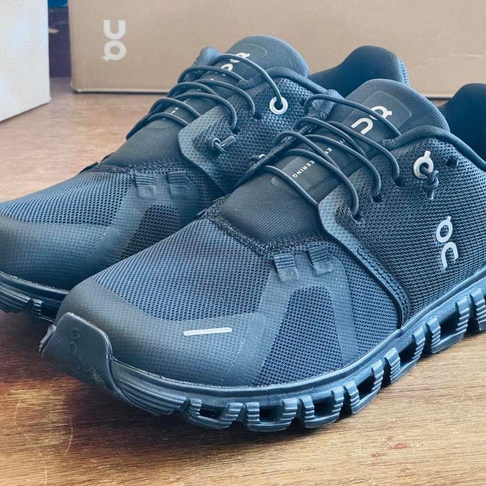 On Cloud 6 Triple Black Men’s Size 10 Running Shoes 3MF10071043 NIB